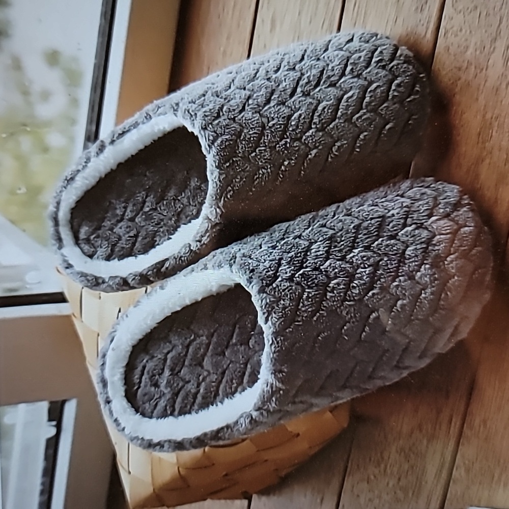 Super Soft Comfy Slip-On Slippers